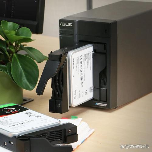 推薦理由:這款四核處理器的nas網(wǎng)絡(luò)存儲服務(wù)器,具備強(qiáng)勁的處理能力